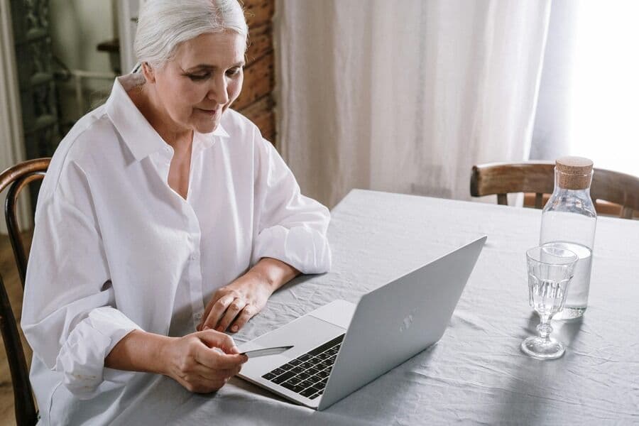 How to Explain Crypto to Your Grandma in 5 Minutes