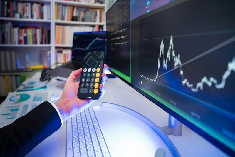 Solana staking calculator and crypto price chart analysis dashboard