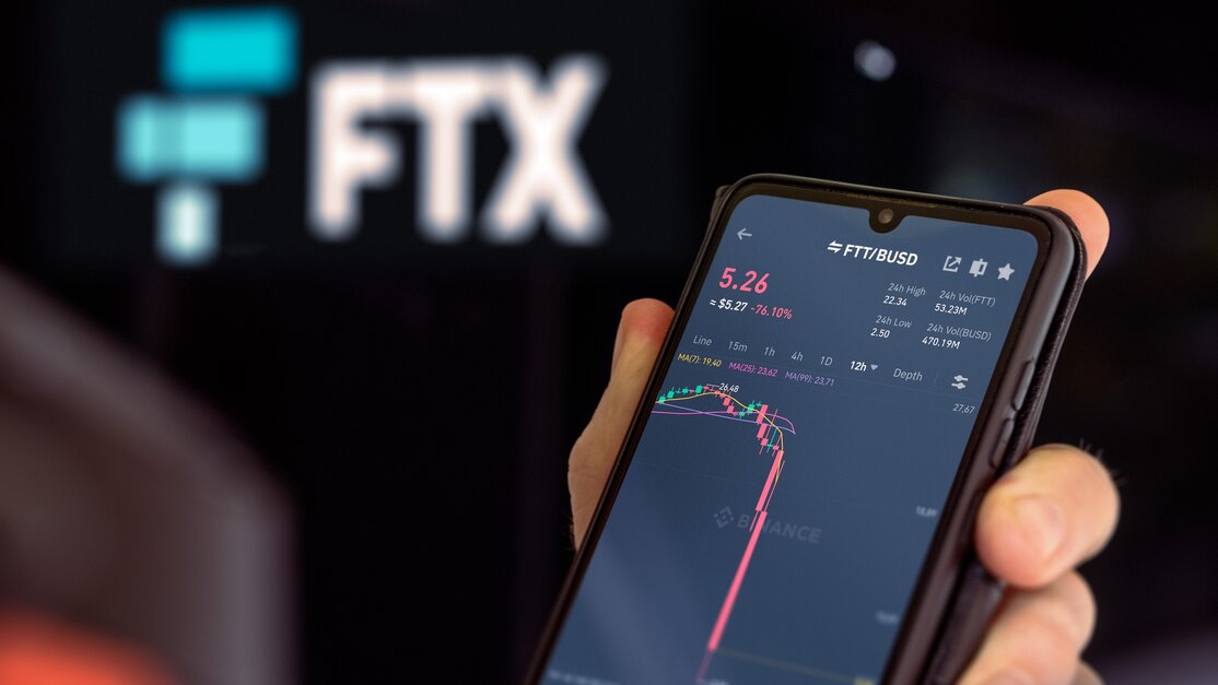 Image depicting the FTX collapse/crash